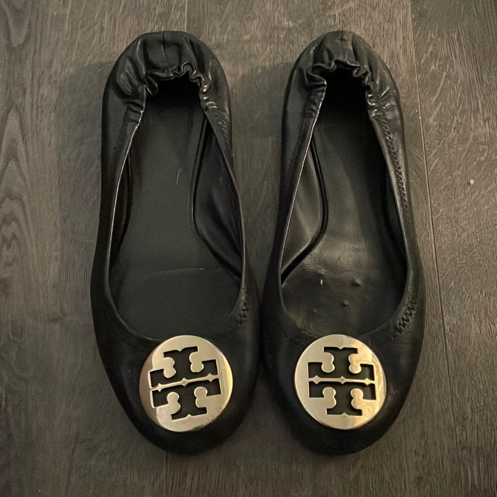 Good condition size 7 Tory Burch flats
